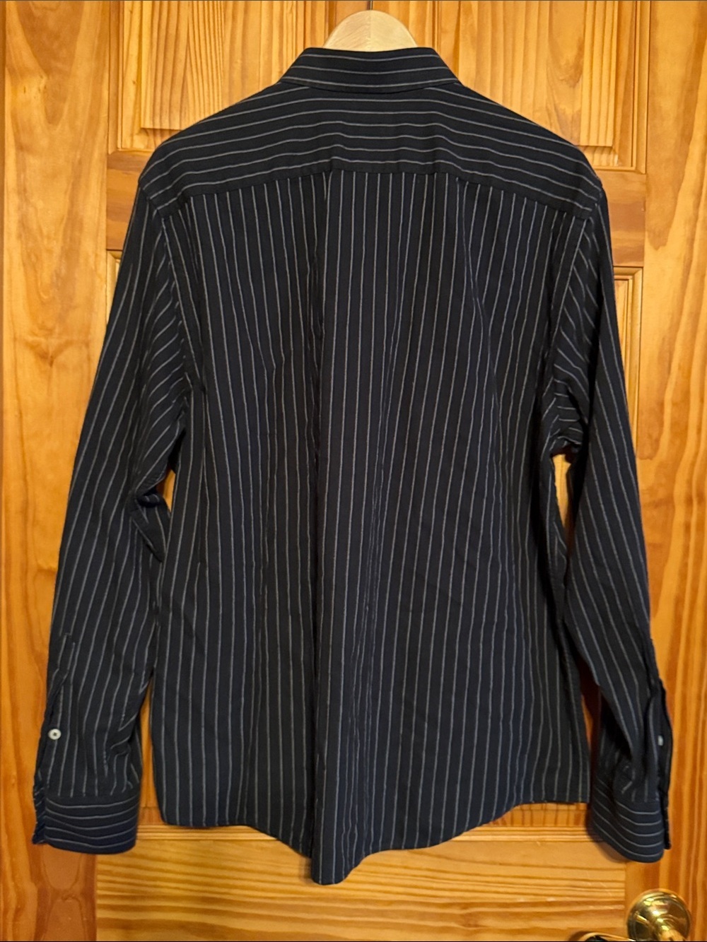 UNTUCKit Men's Black Shirt with White Pinstripes - Picture 8 of 10
